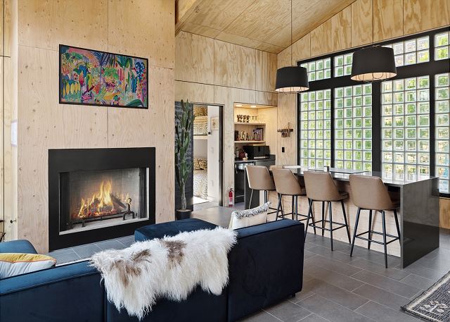 New Listing! Luxury Uptown Loft Apartment/Panoramic Views/Downtown Creede 4