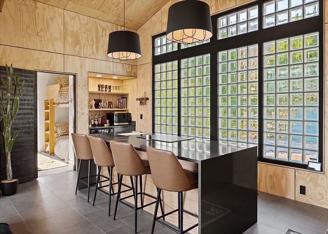 New Listing! Luxury Uptown Loft Apartment/Panoramic Views/Downtown Creede 7