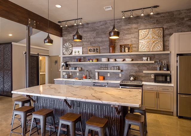 New Listing! Walk to Downtown Moab | Hot Tub | Ideal for Groups 10