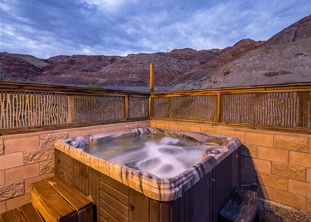 New Listing! Walk to Downtown Moab | Hot Tub | Ideal for Groups