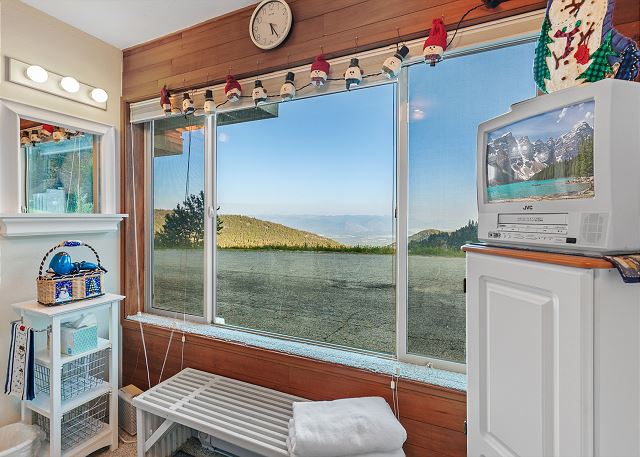 New Listing! Ski Schweitzer | Spacious Townhome + Village Access 3