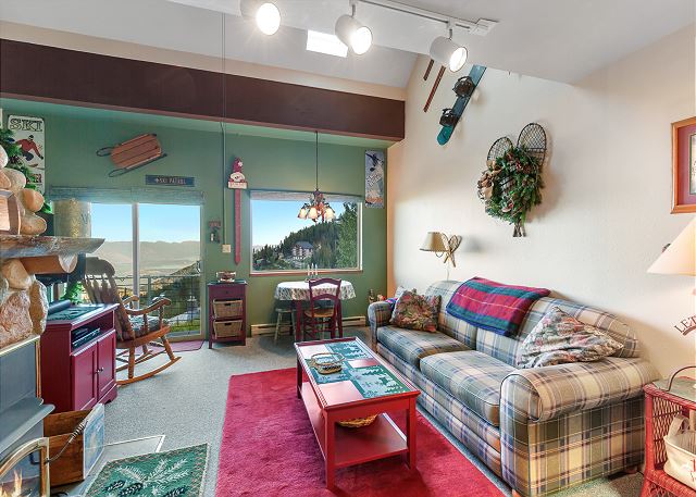 New Listing! Ski Schweitzer | Spacious Townhome + Village Access