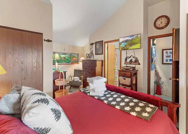 New Listing! Ski Schweitzer | Spacious Townhome + Village Access 10