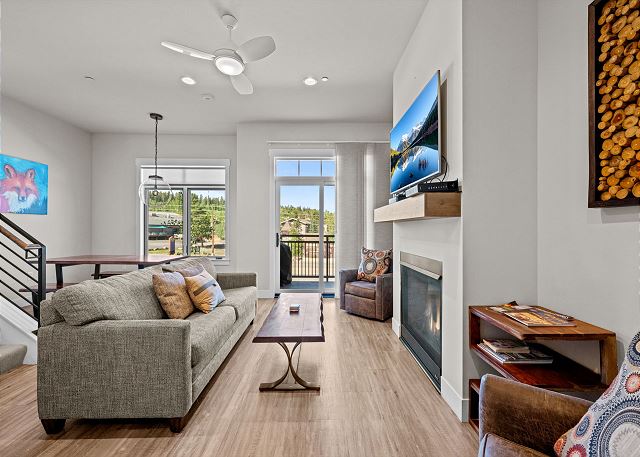 New Listing! Heart of Winter Park | Balcony Views + Hot Tub Access