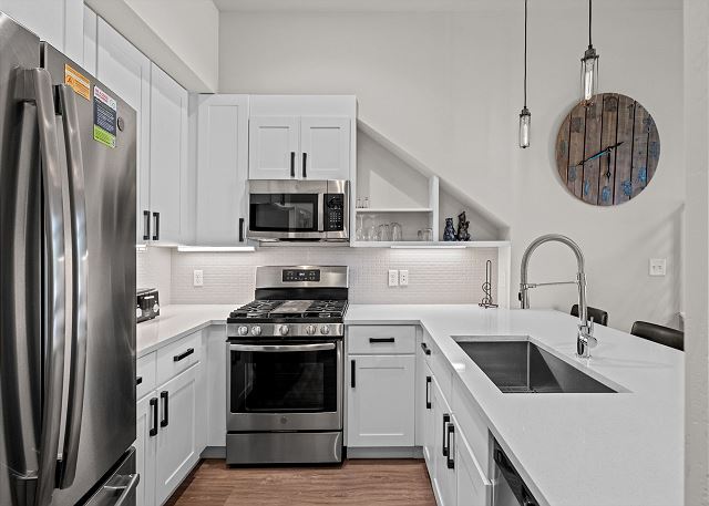 New Listing! Heart of Winter Park | Balcony Views + Hot Tub Access 10