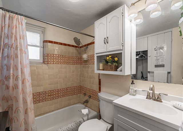 New Listing! Charming Adobe Escape | Walk to Canyon Road & Galleries 4