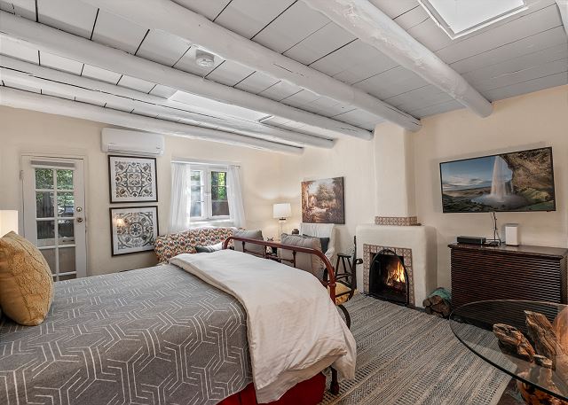 New Listing! Charming Adobe Escape | Walk to Canyon Road & Galleries 10