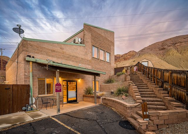 New Listing! Stroll to Downtown Moab | Hot Tub + BBQ Grill | Pet Friendly