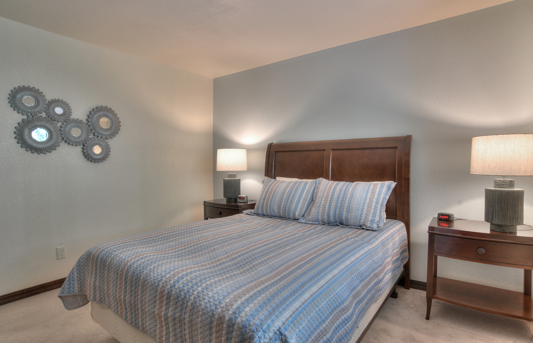 3rd Bedroom - Queen - Main Floor