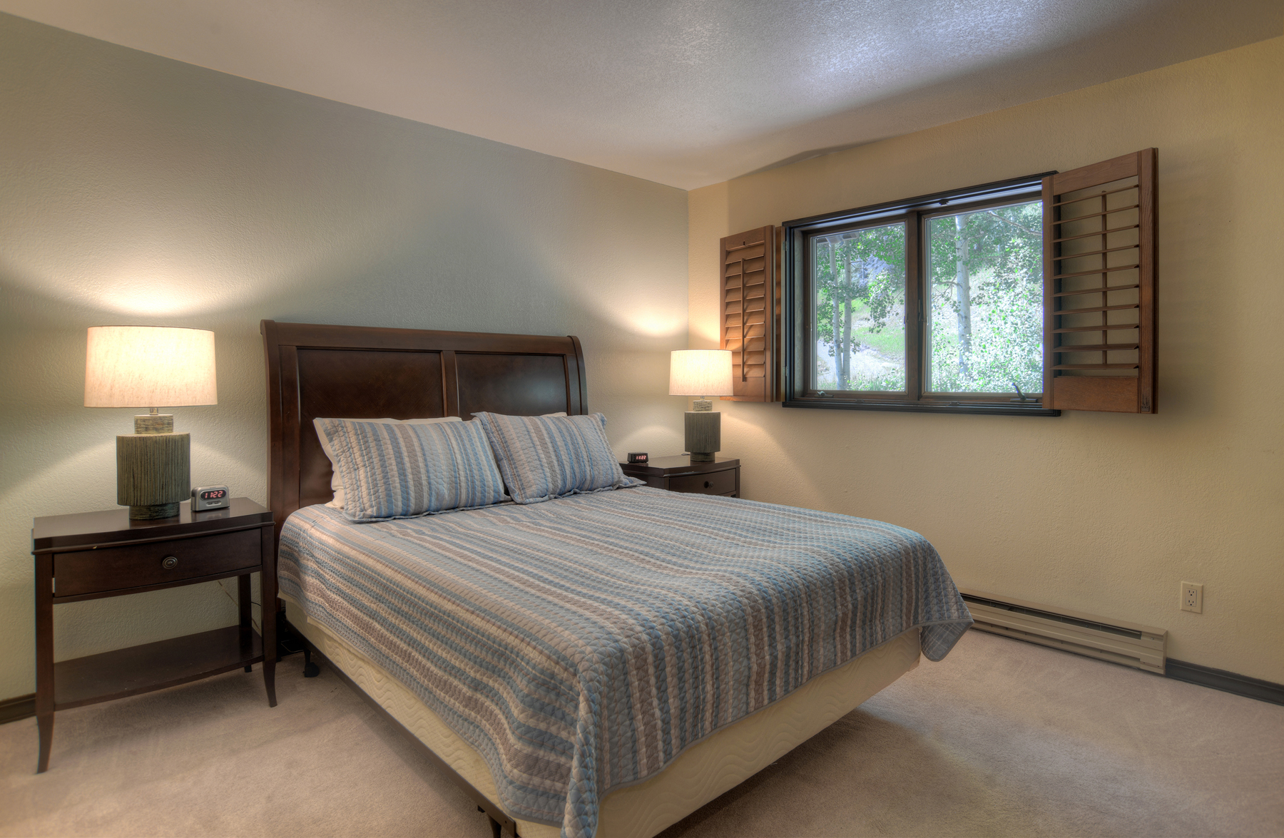 3rd Bedroom - Queen - Main Floor