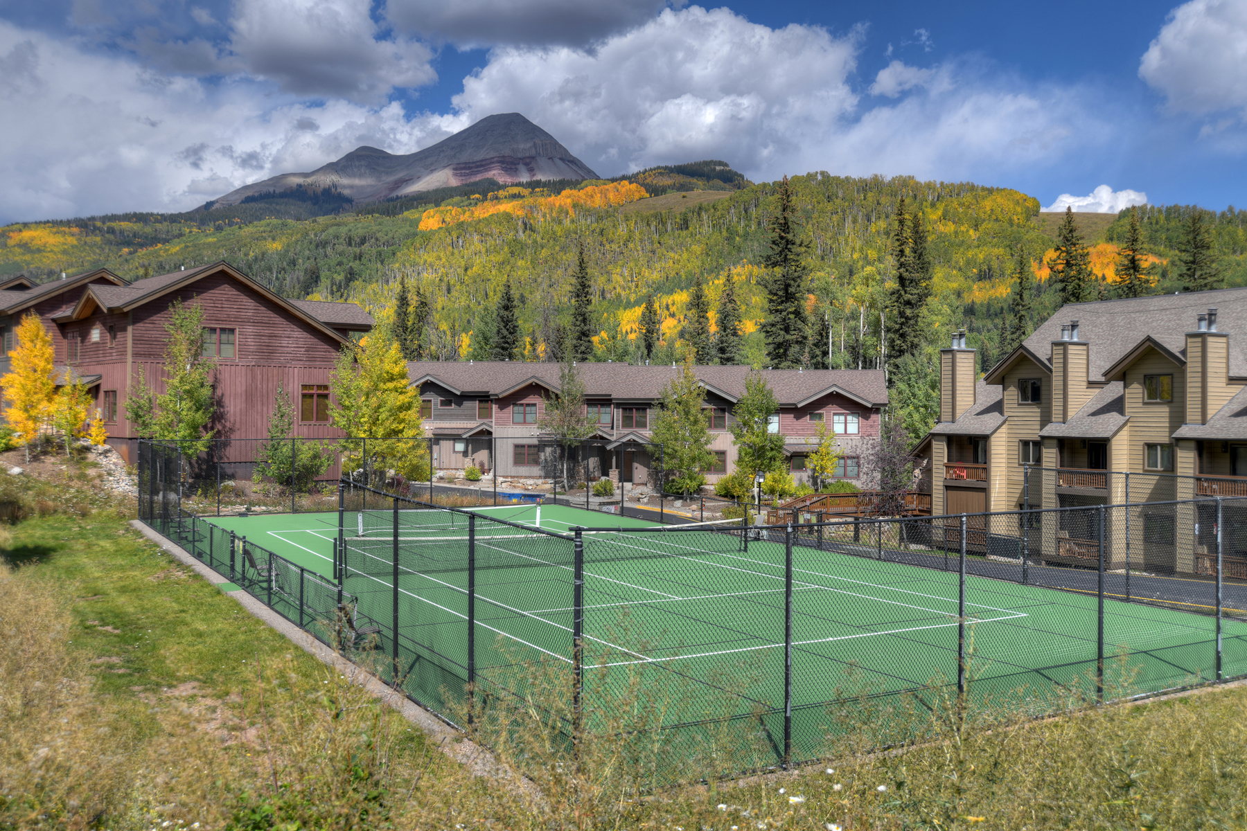 Tennis/Pickleball Court (Summer/Fall) 