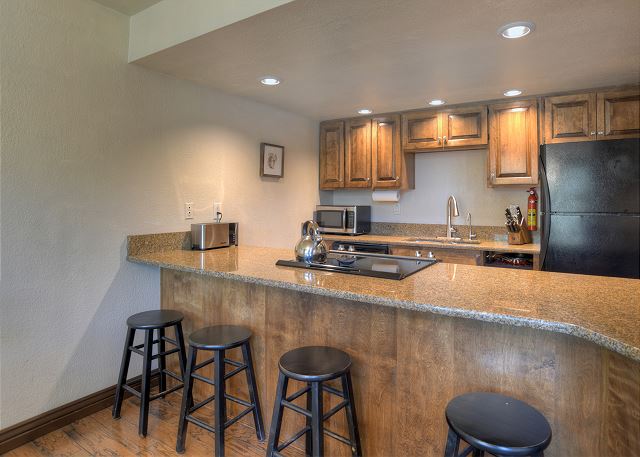 Cascade Village Condo - Great Views/Heated Pool/2 Miles to Purgatory 7