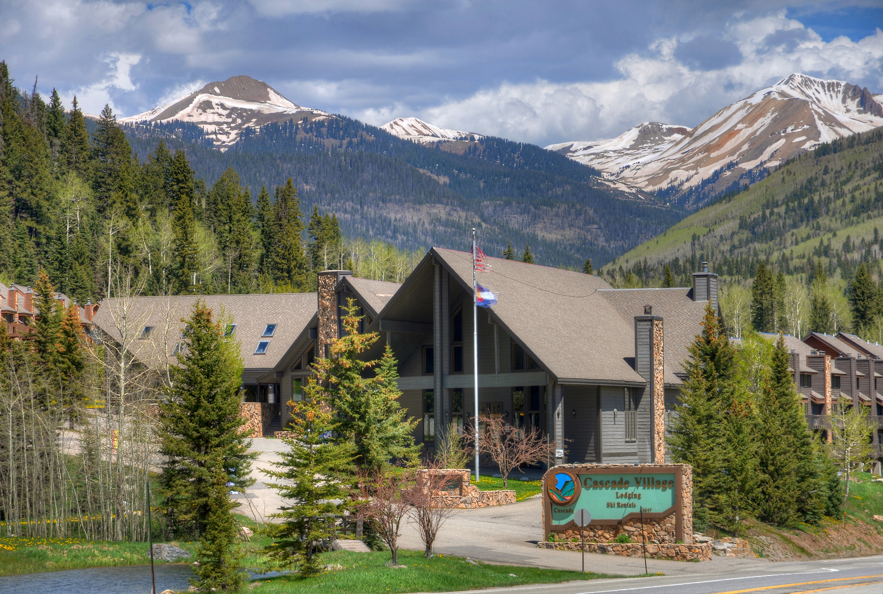 Cascade Village entrance