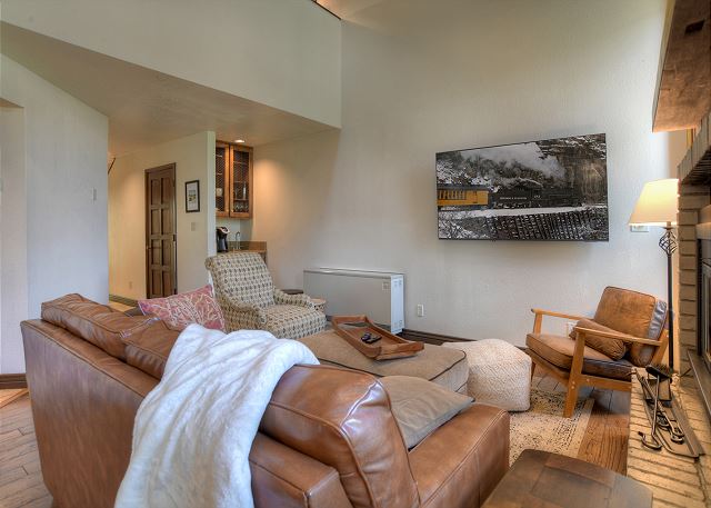 Cascade Village Condo - Great Views/Heated Pool/2 Miles to Purgatory 4