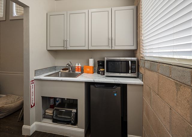 New Listing! Modern Studio Retreat in the Heart of Moab 3