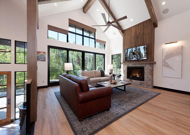 Brand New Luxury Home Across from Purg - Hot Tub/Fire Pit/Views - Shuttle