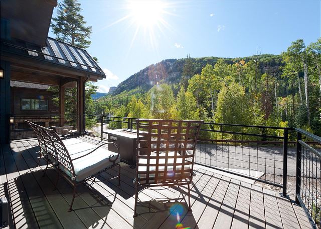 Brand New Luxury Home Across from Purg - Hot Tub/Fire Pit/Views - Shuttle 4