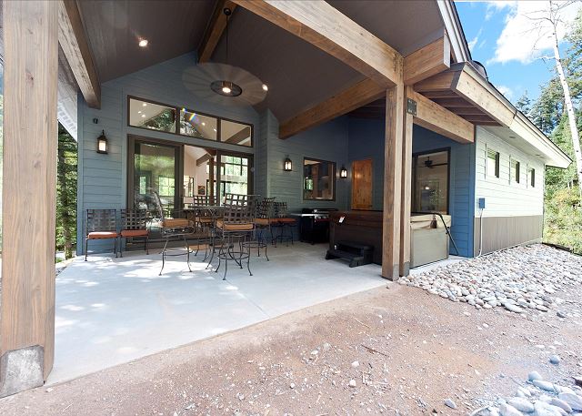 Brand New Luxury Home Across from Purg - Hot Tub/Fire Pit/Views - Shuttle 5