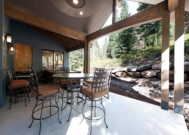 Brand New Luxury Home Across from Purg - Hot Tub/Fire Pit/Views - Shuttle 6