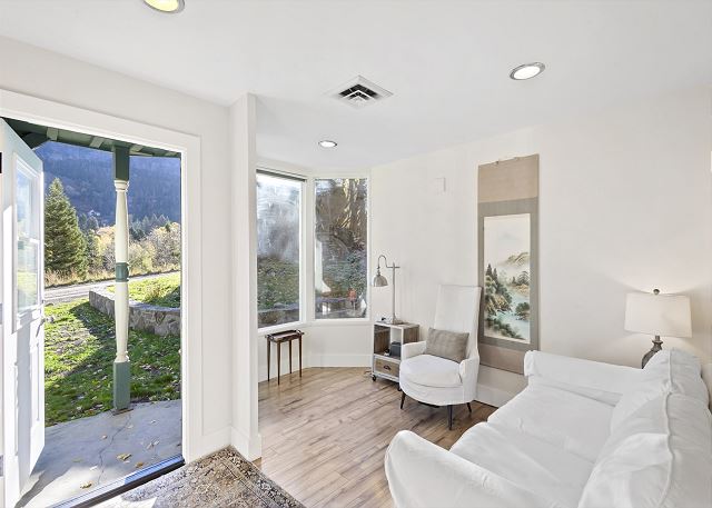 New Listing! Alpenglow Views | Walk to Main St | Fireplace 9