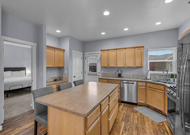 New Listing! Mountain Views ~ Dog Friendly ~ Fireplace ~ Fenced Yard! 7