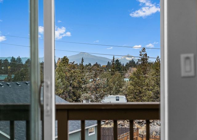 New Listing! Mountain Views ~ Dog Friendly ~ Fireplace ~ Fenced Yard! 4