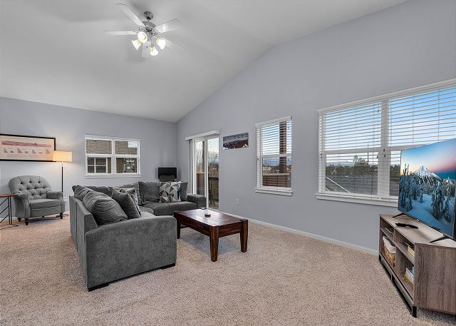 New Listing! Mountain Views ~ Dog Friendly ~ Fireplace ~ Fenced Yard! 3