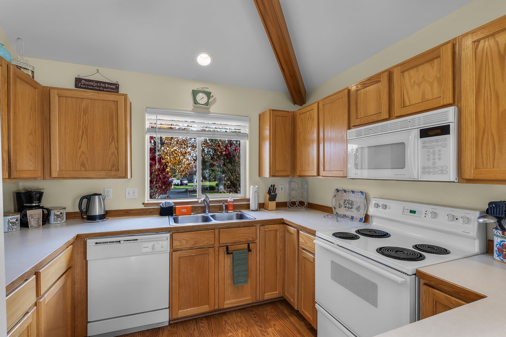 New! Eagle Crest Retreat | 3BR Townhome w/ Resort Access—Pet Friendly | Photo 6