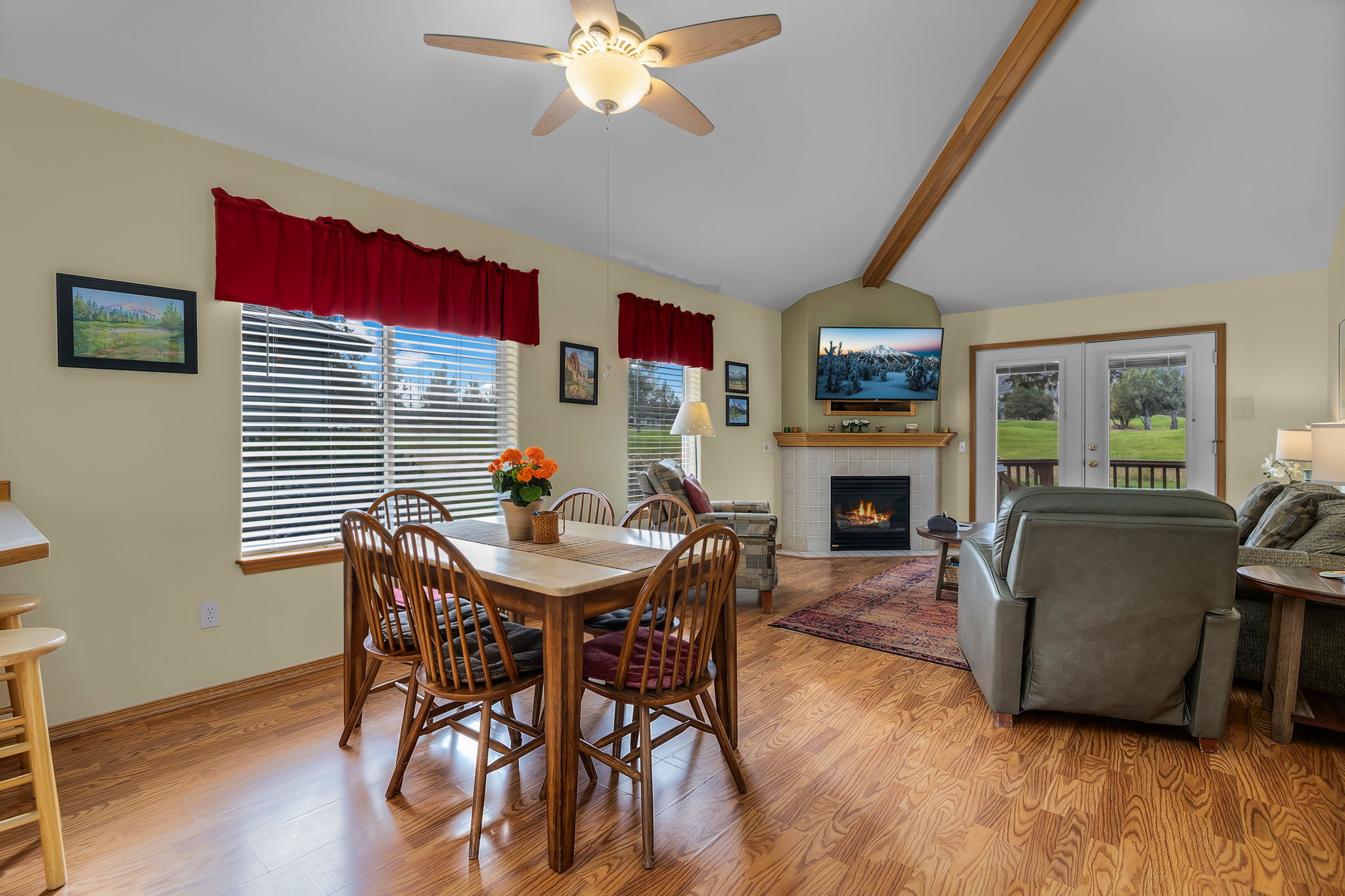 New! Eagle Crest Retreat | 3BR Townhome w/ Resort Access—Pet Friendly | Photo 4