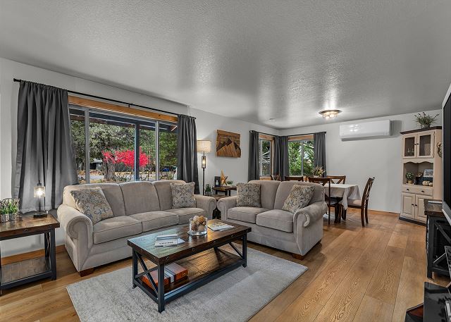 New! Diamond Retreat – Peaceful Bend Hideaway Near Old Mill & Trails 2