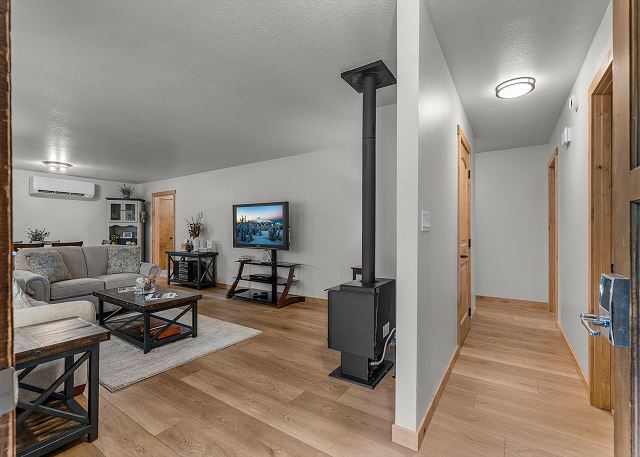 New! Diamond Retreat – Peaceful Bend Hideaway Near Old Mill & Trails 4