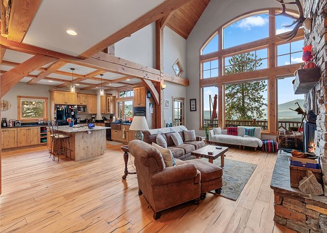 New Listing! Spectacular Retreat | 3 Private Suites | Minutes from Sandpoint 7