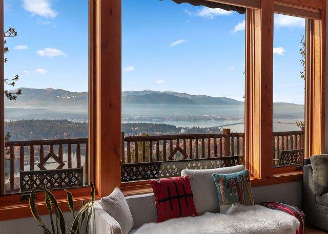 New Listing! Spectacular Retreat | 3 Private Suites | Minutes from Sandpoint 2