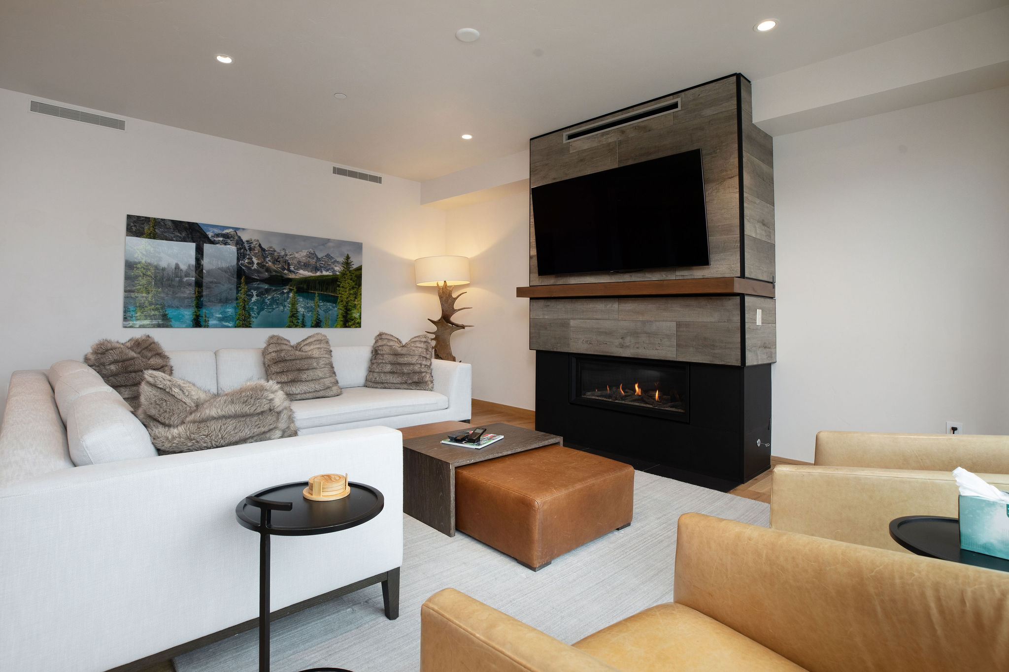 Cozy living room with a fireplace and Smart TV - have a movie night!