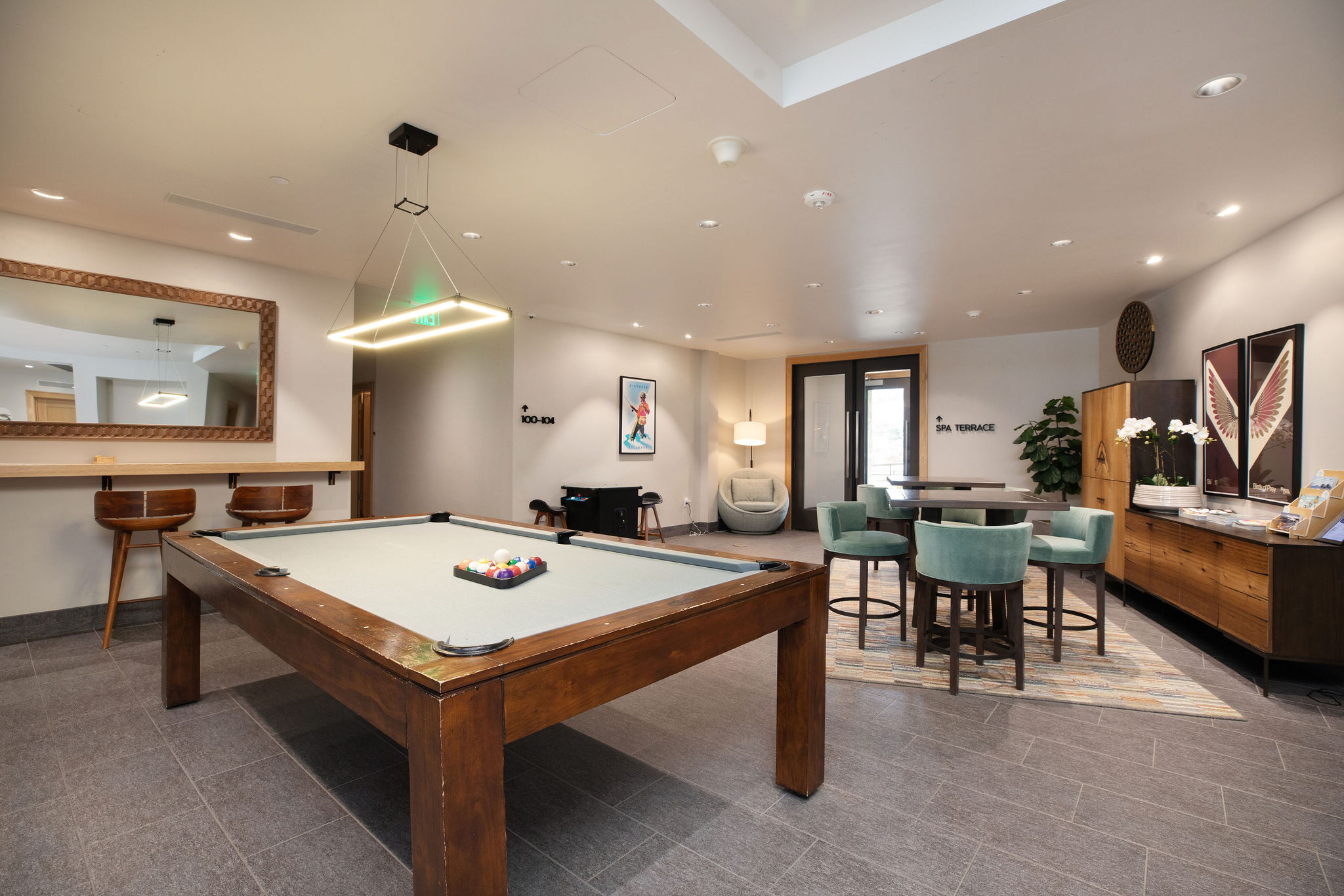 Lobby area with pool table!