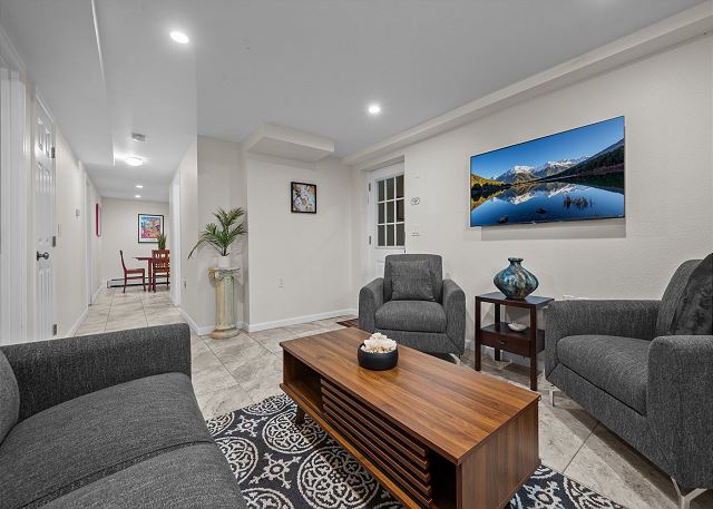 New Listing! Minutes to Pearl St | Boulder Retreat | Amazing Views