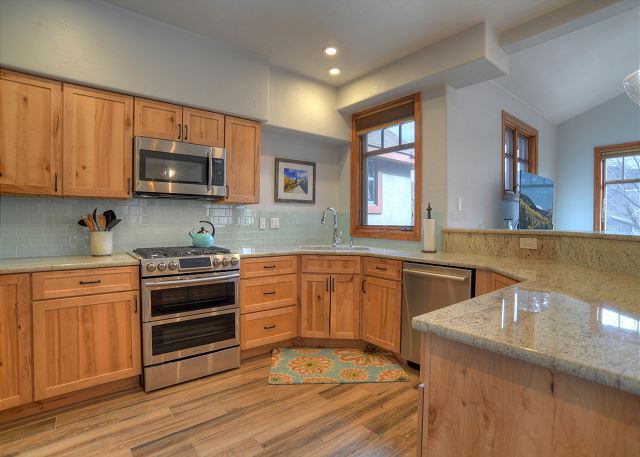 30+ Day - Updated Condo in Downtown Durango - Walk to Main St. - AC/Deck/BBQ 10