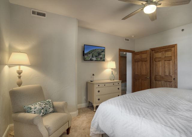 30+ Day - Updated Condo in Downtown Durango - Walk to Main St. - AC/Deck/BBQ