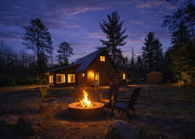 Hot Tub, Firepit, AC, Trails & Lakes, Trailer Parking 4