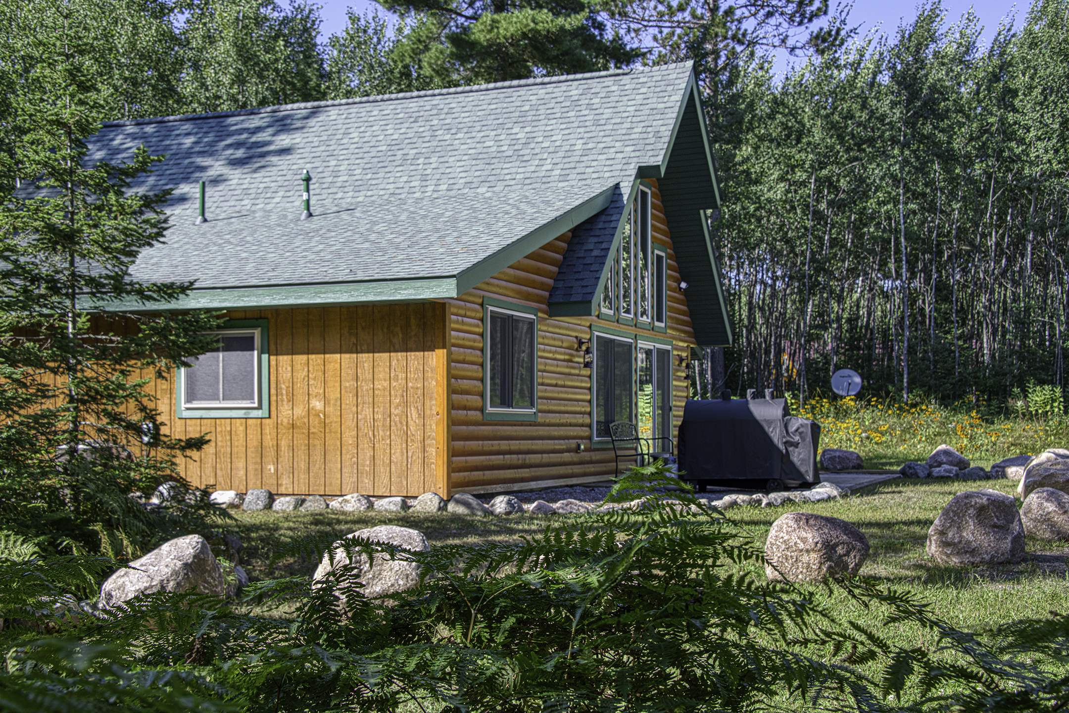 Hot Tub, Firepit, AC, Near Trails & Lakes | Photo 35