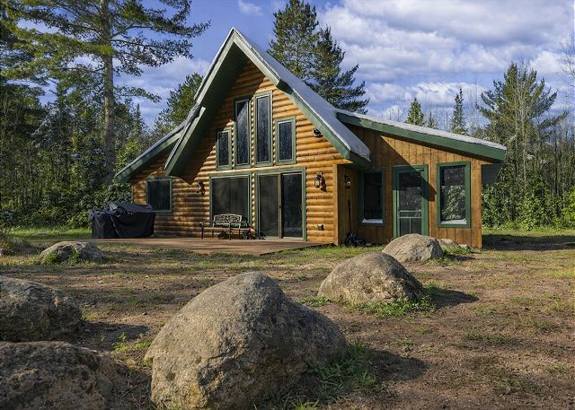 Hot Tub, Firepit, AC, Trails & Lakes, Trailer Parking