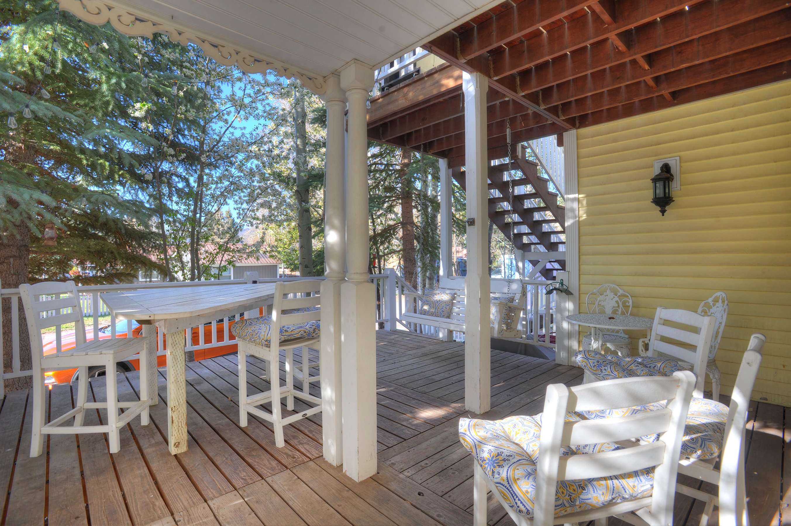 Enjoyed the shared outdoor deck of the Dusty Rose Inn. 
