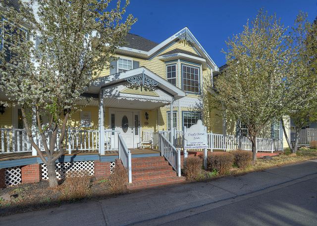 New Listing! Rose Garden Retreat at Dusty Rose Inn | Main Street Creede 10