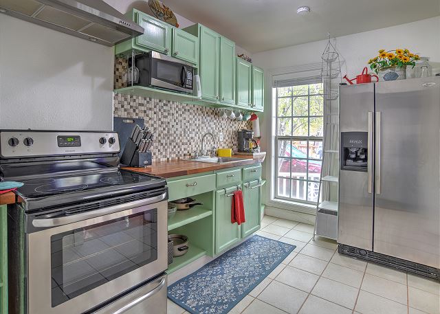 New Listing! Rose Garden Retreat at Dusty Rose Inn | Main Street Creede 3