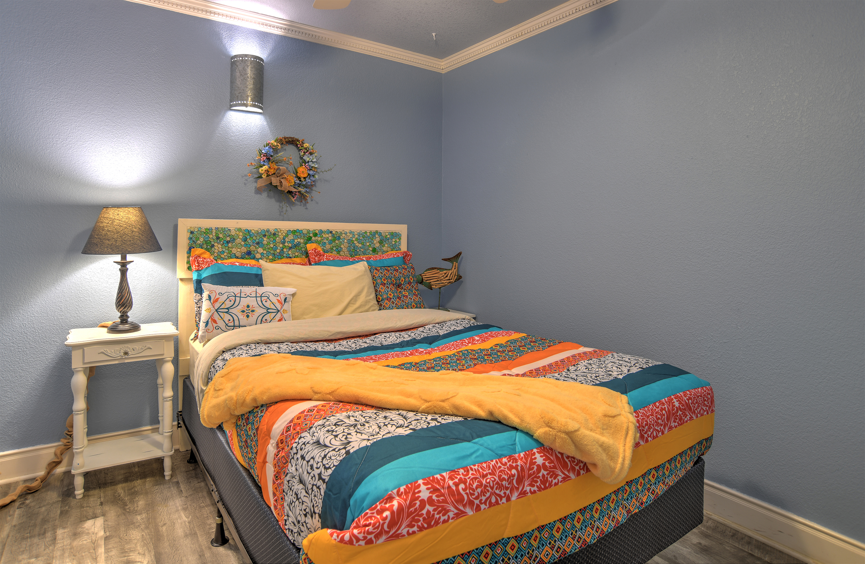 Main level, third bedroom, full bed. 