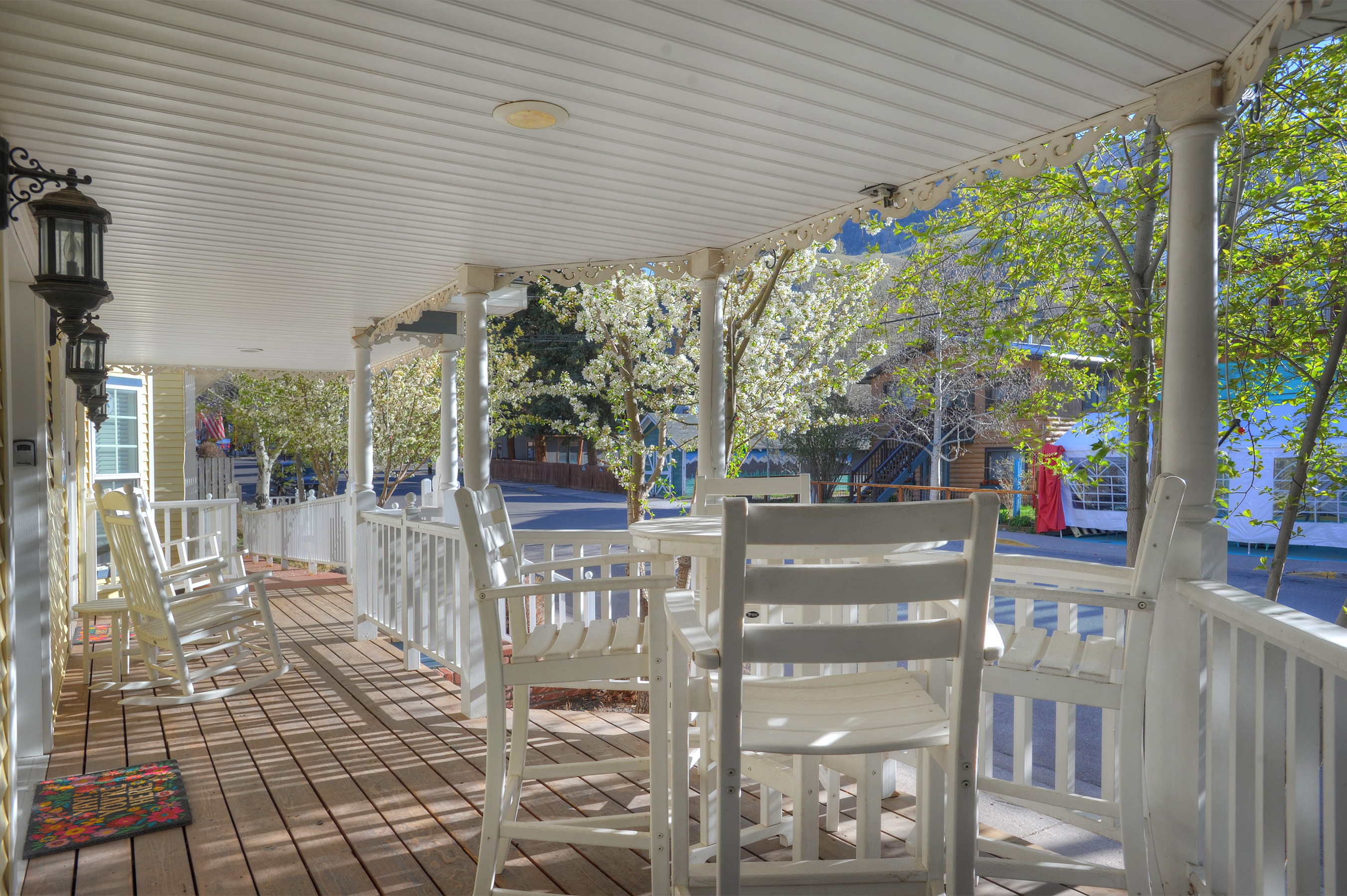 Enjoyed the shared outdoor deck of the Dusty Rose Inn. 