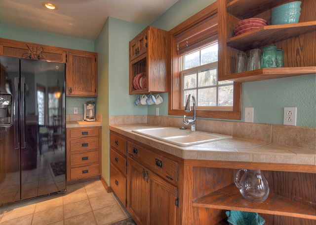 New Listing! Roseview Loft at Dusty Rose Inn | Main Street Creede | 5