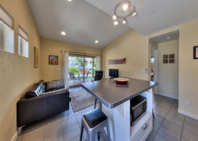 New Listing! The Kayenta | Walkable Downtown Moab Condo 3