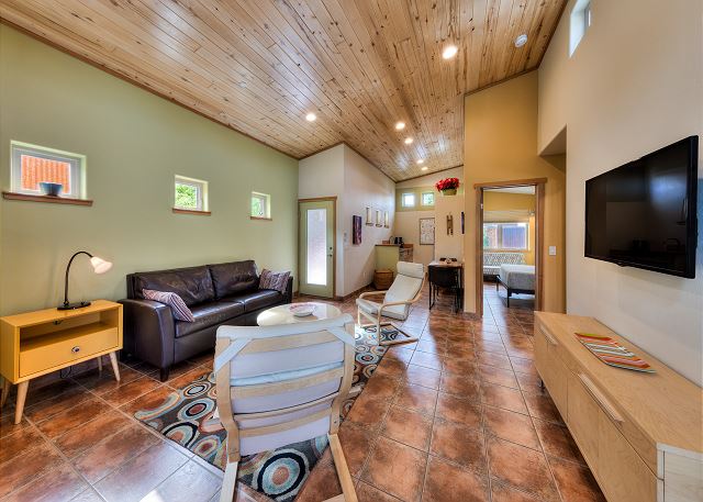 New Listing! The Wingate Flat | Downtown Basecamp 7