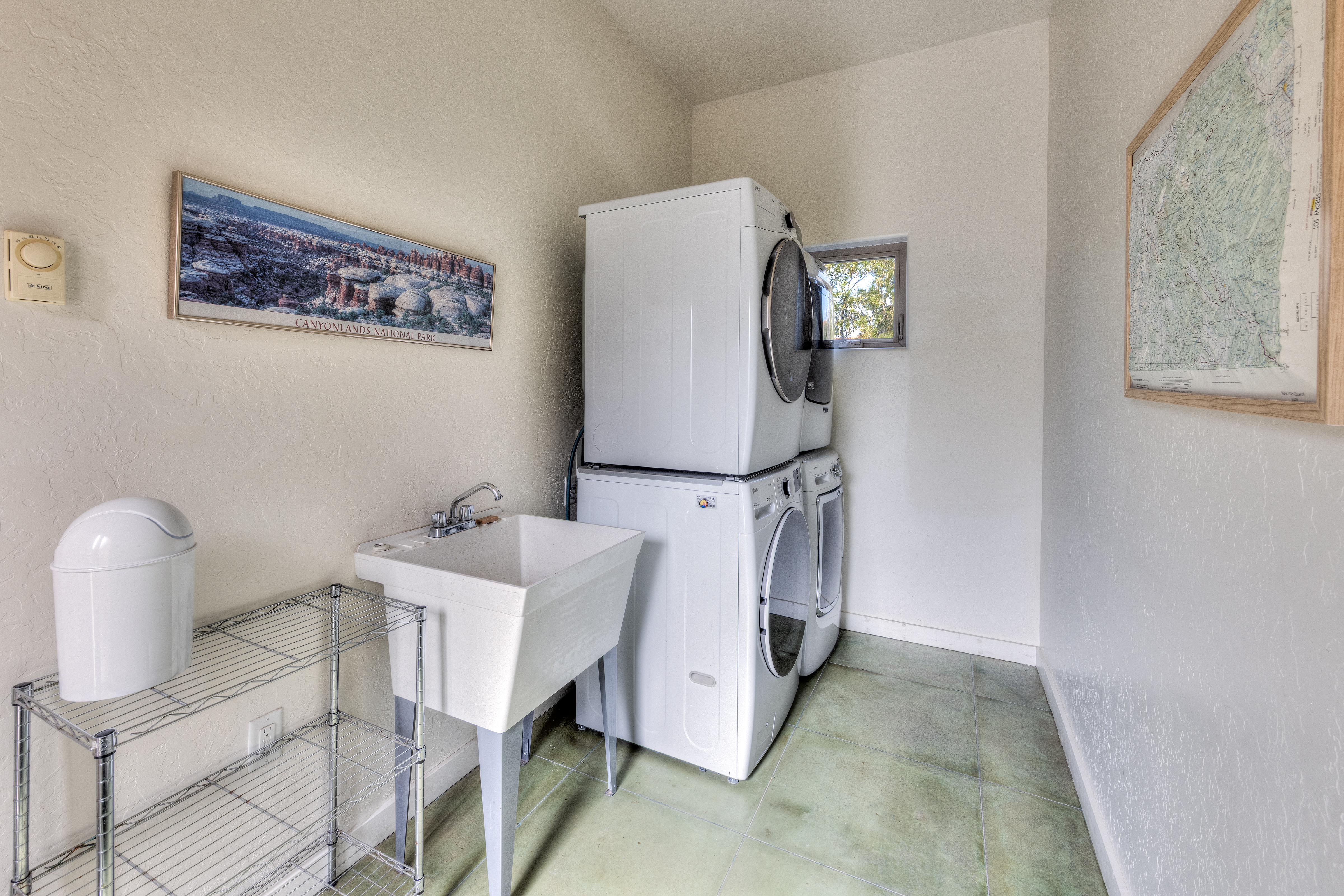 Shared free laundry room